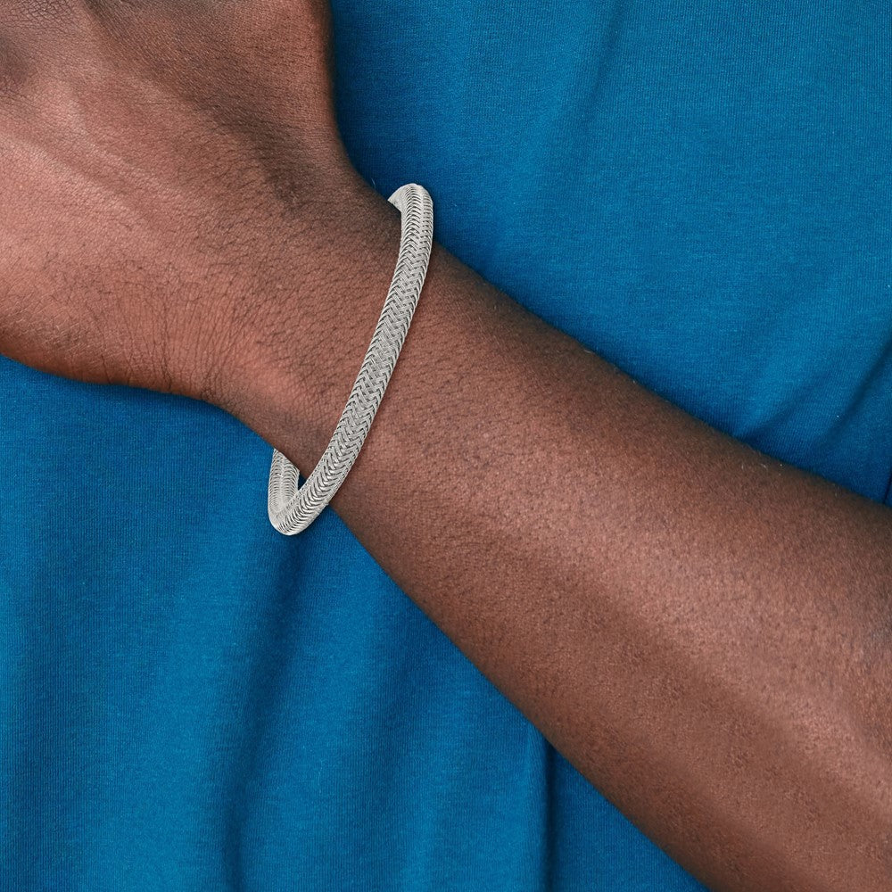 Stainless Steel Chisel Polished And Textured Wire 8 Inch Bracelet