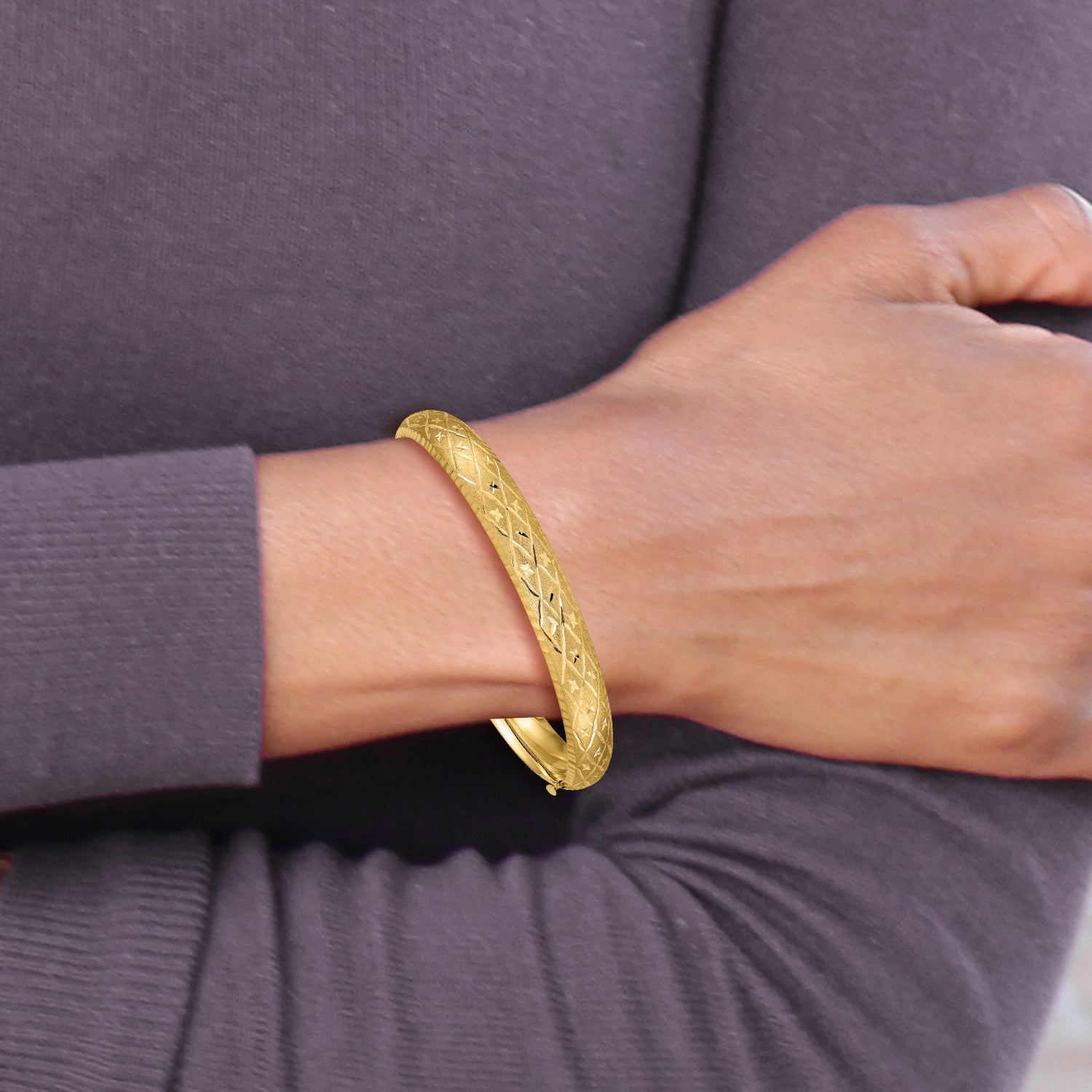 10K Yellow Gold 5/16 Diamond-Cut Fancy Hinged Bangle Bracelet