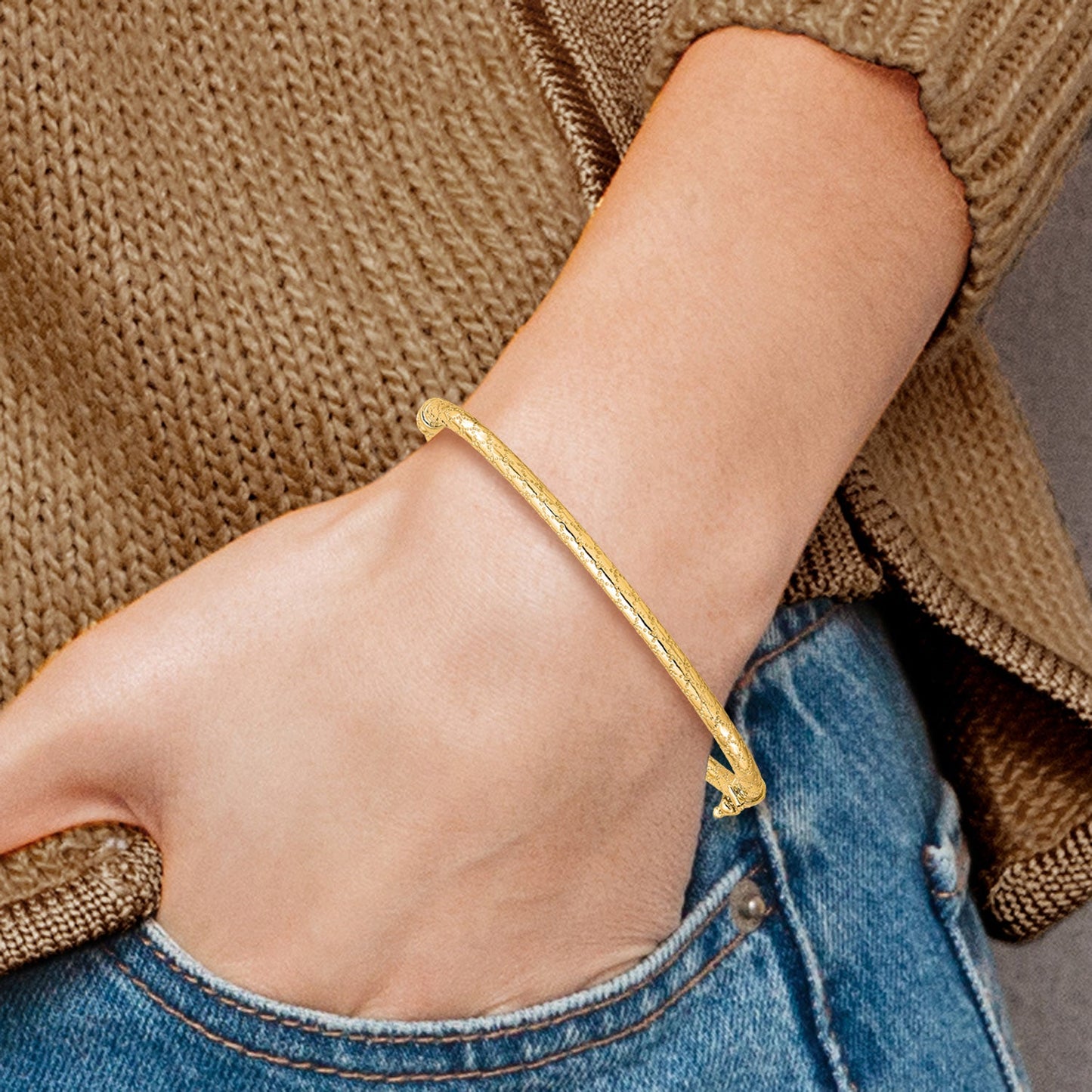 10K Yellow Gold Polished And Textured Hinged Bangle