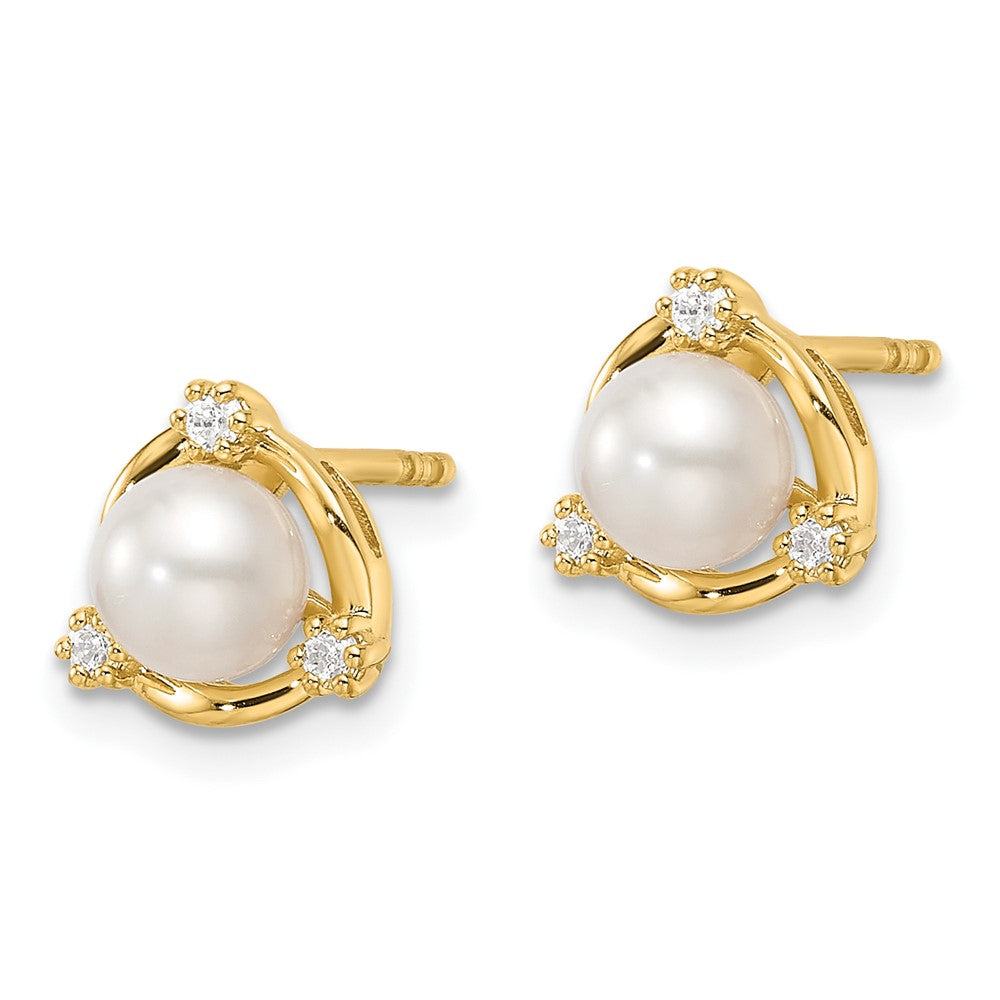 14k Yellow Gold 1/10 Ct. Lab Grown Diamond VS/SI+ G+ and 5.50 mm Round Freshwater Cultured Pearl Post Earrings
