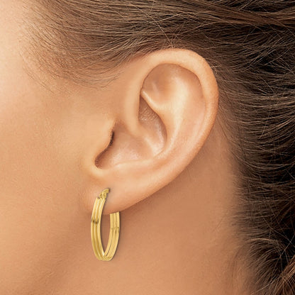 14K Yellow Gold Polished And Grooved Oval Hoop Earrings