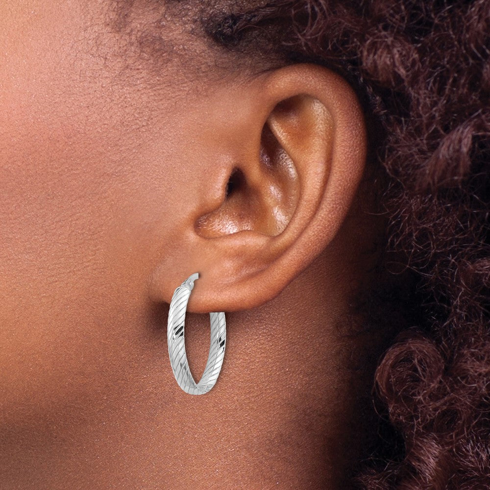 14K White Gold Polished And Grooved Oval Hoop Earrings