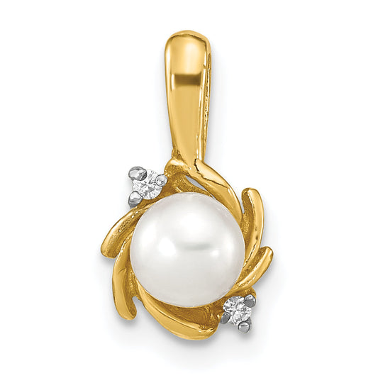 14K Yellow Gold Madi K 5-6mm Button White Fwc Pearl .02Ct. Diamond Pendant