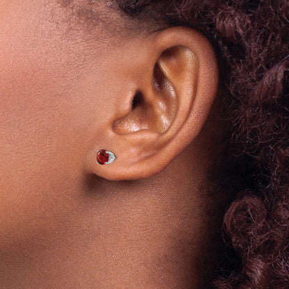 14K White Gold 5mm Garnet Stud Earrings