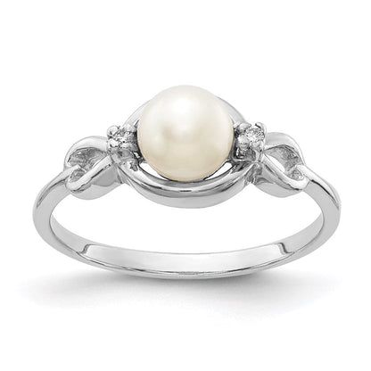 14k White Gold 5.5mm FW Cultured Pearl A Real Diamond ring