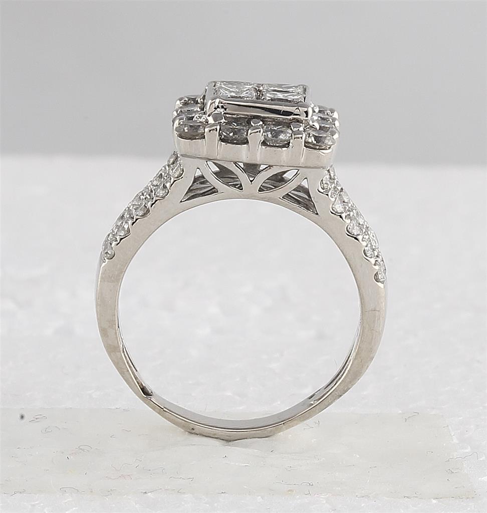 14k White Gold Round Diamond Twist Stackable Band Ring 1/12 Cttw