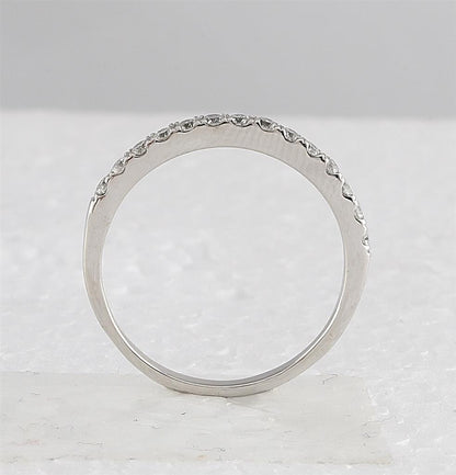 14k White Gold Round Diamond Twist Stackable Band Ring 1/12 Cttw