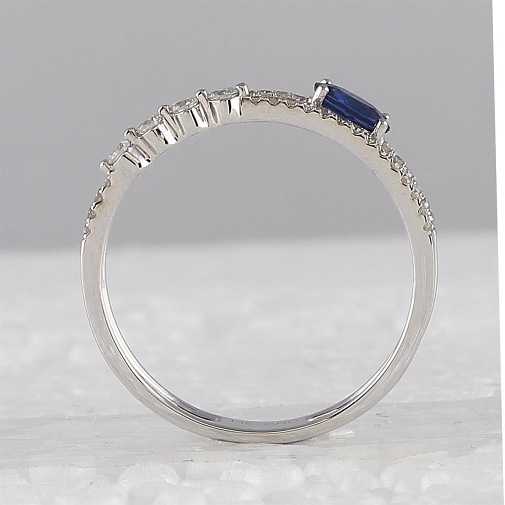 14k White Gold Oval Blue Sapphire Modern Fashion Ring 5/8 Cttw