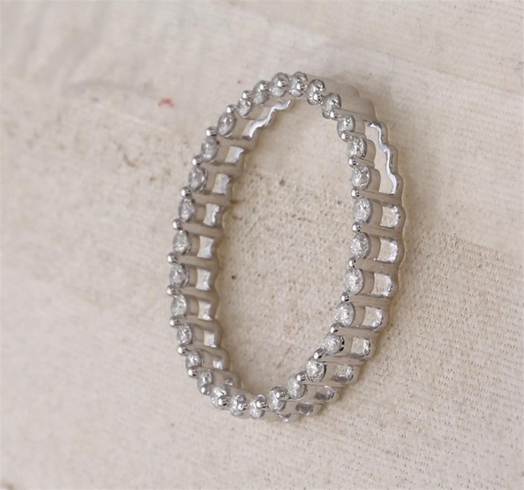 14k White Gold Round Diamond Outline Circle Pendant 1/2 Cttw