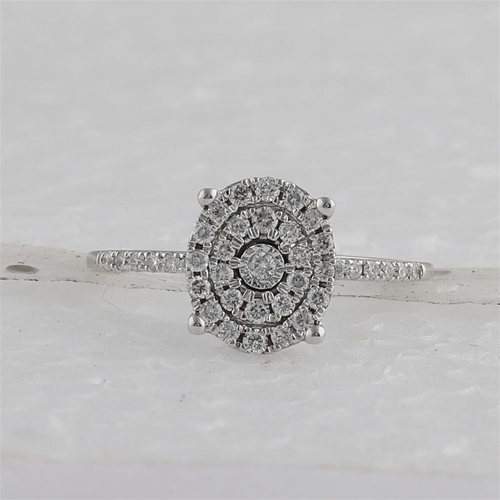 14k White Gold Round Diamond Oval Cluster Ring 1/3 Cttw