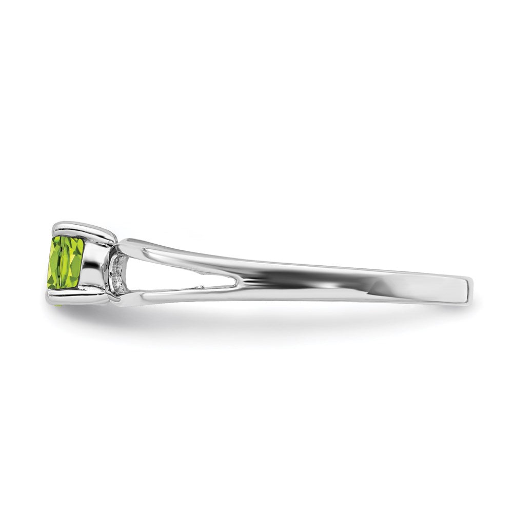 14k white gold 4mm peridot ring x9673pe