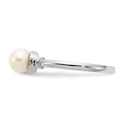 14k White Gold 5mm FW Cultured Pearl VS Diamond ring