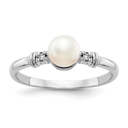 14k White Gold 5mm FW Cultured Pearl VS Diamond ring