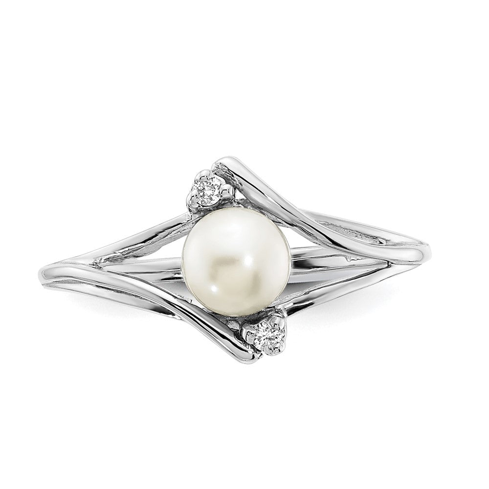 14k White Gold 5mm FW Cultured Pearl AAA Diamond ring