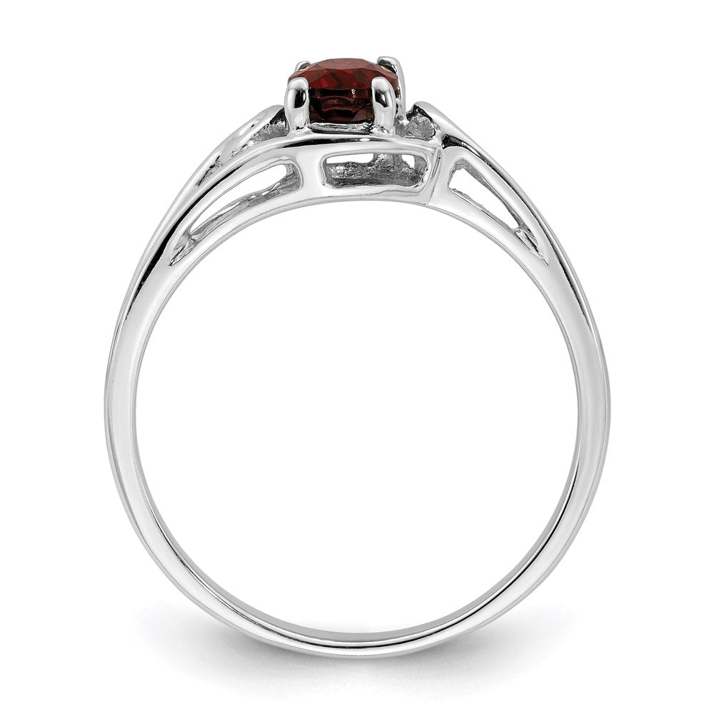 14k white gold 7x5mm oval garnet checker ring y2206gc