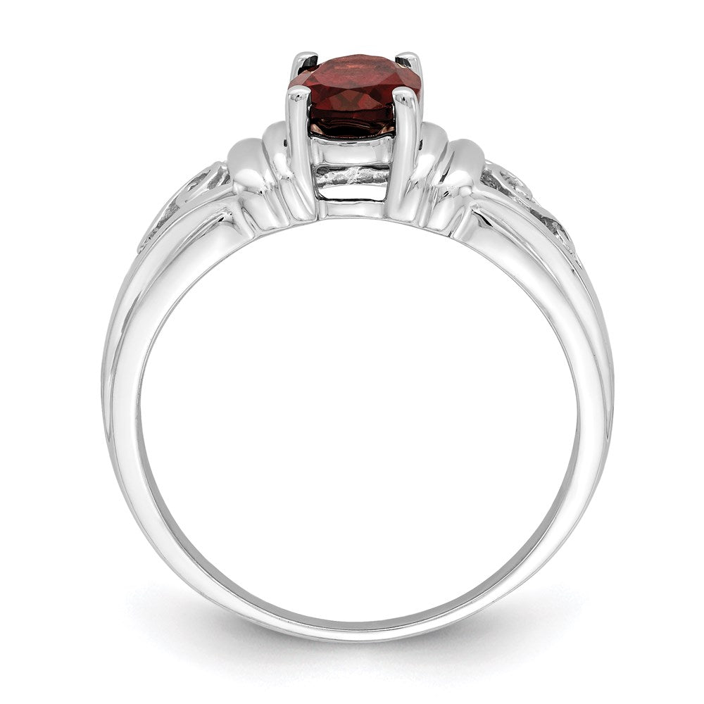 14k White Gold 7x5mm Oval Garnet ring